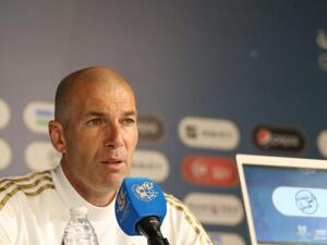 Real Madrid coach Zinedine Zidane speaks to the media in Jeddah. (SPA)