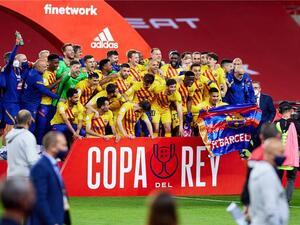 برشلونة يظفر بكأس الملك