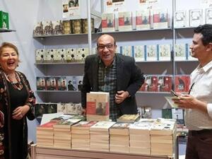 الكاتب والروائي عادل عصمت