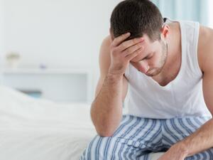 تنصح الخبيرة بالنهوض وترك غرفة النوم في حالة الأرق 