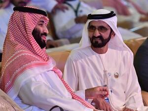 Saudi Crown Prince Mohammed bin Salman (L) talks to Sheikh Mohammed bin Rashid Al Maktoum during the Future Investment Initiative FII conference which was held in Riyadh. (AFP/ File Photo)