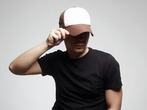  القبعة لمسة أنيقة وراقية لإطلالة رجالية مميّزة وهي من أبرز قطع الإكسسوارات للرجال