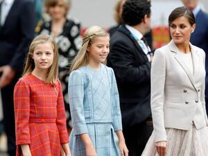 الملكة ليتيزيا وبناتها الأميرة ليونور والأميرة صوفيا