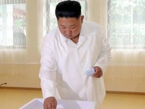  الزعيم الكوري الشمالي ترشح عام 2014 لـ"جمعية الشعب العليا" (البرلمان)، وفاز بنسبة 100%