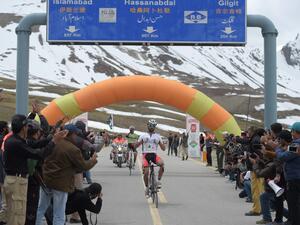 Finishing nearly 5,000 metres above sea level after hundreds of kilometres winding past blackened glaciers and snow-capped peaks: a new Pakistani race presents a world-class challenge for cyclists -- climbing towards the 'Roof of the World'. (AAMIR QURESHI / AFP)