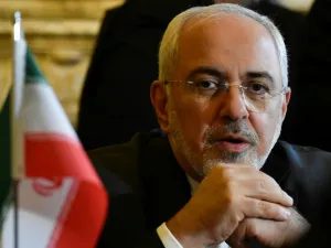 Iran Foreign Minister Mohammad Javad Zarif Khonsari talks with his Belgian counterpart in Brussels on January 11, 2018. (John Thys, AFP)