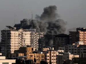 Israeli military broke new ground in the history of warfare by responding to a cyberattack in real time with physical force (Twitter)
