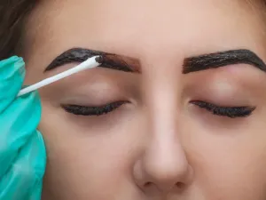 معلومات هامة عن صبغة الحواجب