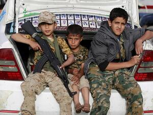 child soldiers in Yemen fighting for the Iranian-backed Houthis. (AFP/ File Photo)