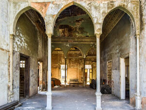 Old abandoned palace, Beirut, Lebanon (Shutterstock)	