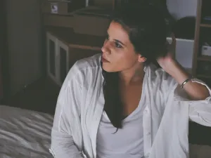 5 أسباب تجعلك تستيقظ في منتصف الليل