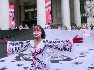 حررت شرطة مكسيكو نحو مئة امرأة كن يتعرضن للاستغلال في إحدى الحانات