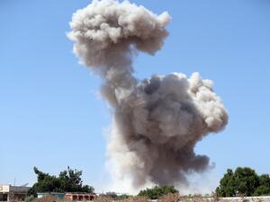 Smoke billows following a reported regime air strike on the eastern outskirts of Maaret al-Numan in Syria's northern province of Idlib on August 24, 2019. (Omar HAJ KADOUR / AFP)