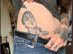 Rebecca, from London, who is obviously a big fan of the writer showed off the very detailed picture of the star to her 3000 followers and tagged Stephen in it. (Twitter)