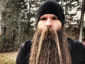 أطول لحية الان