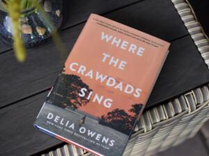 "عندما يغني لوبستر المستنقعات الأحمر" تتصدر نيويورك تايمز