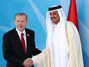 Turkish President Recep Tayyip Erdogan and the Emir of Qatar, Sheikh Tamim ben Hamad al-Thani. (AFP/ File Photo)