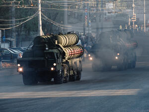 S-400 missile defense system (Shutterstock)	