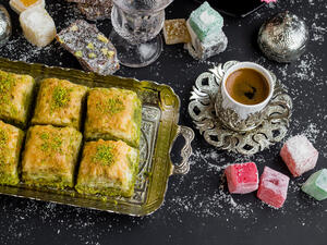 Traditional Turkish six slices of pistachio baklava (Shutterstock)