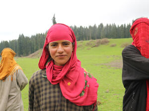 Kashmiri Women (Shutterstock)