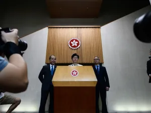Hong Kong Chief Executive Carrie Lam (C) speaks at a press conference in Hong Kong on September 5, 2019, a day after she announced the withdrawal of a loathed extradition bill. (AFP/ File Photo)