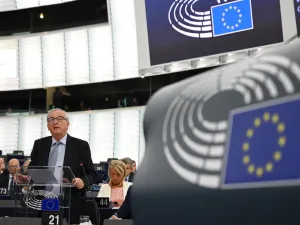 European Commission President Jean-Claude Juncker gestures as he speaks during a debate on Brexit at the European Parliament in Strasbourg, northeastern France on September 18, 2019. (FREDERICK FLORIN / AFP)