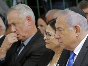 Israeli Prime Minister Benjamin Netanyahu (R), Israeli president of the Supreme Court Esther Hayut (C) and Benny Gantz (L), leader of Blue and White party, attend a memorial ceremony for late Israeli president Shimon Peres, at Mount Herzl in Jerusalem on September 19, 2019. (AFP/ File Photo)