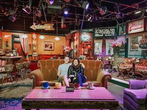 ‘Friends’ Central Perk sofa heads to Dubai on world tour. (Twitter/ @FriendsTV)