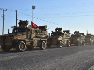 Turkish forces have entered Syria near Tal Abyad for the first US-Turkey joint patrols (Twitter)