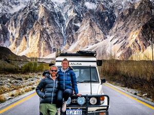 The travel bloggers Jolie King and Mark Firkin were detained in Iran. (Twitter/@pouriazeraati)