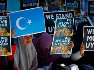 Indonesian Muslims demonstrate to denounce the Chinese goverment's policy on Uyghur Muslims. (Chaideer Mahyuddin, AFP)