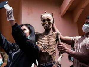 The Fascinating Death Rituals Of Indonesia's Toraja People (Twitter)