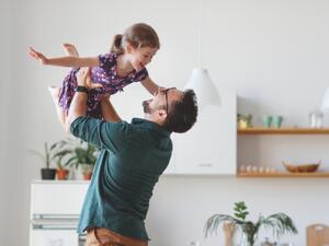 تقدم الأطفال الذين استفادوا من الاهتمام الأبوي