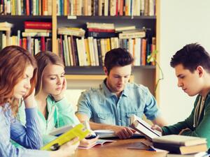 من الضروري قبل أن تبدأ بالقراءة أن تكون على معرفة وإلمام بالموضوع الذي تقرأه