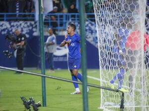 الهلال إلى النهائي