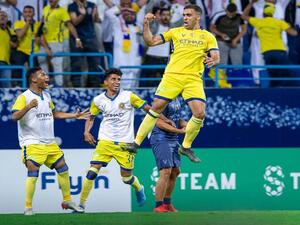 النصر يتغلب على الهلال