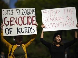 Protestors attend a demonstration against the Turkish military operation in northern Syria October 12, 2019 in New York City. (Johannes EISELE / AFP)