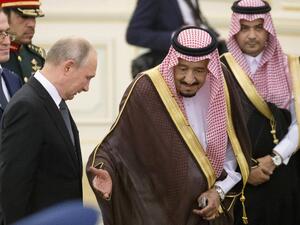 Saudi Arabia's King Salman welcomes Russian President Vladimir Putin during their meeting in Riyadh, Saudi Arabia, on October 14, 2019. (Alexander Zemlianichenko / POOL / AFP)