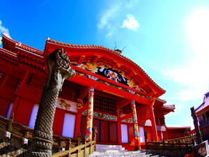 Shuri Castle of Okinawa (Shutterstock)	