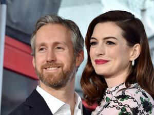 آن هاثاواي وزوجها آدم شولمان