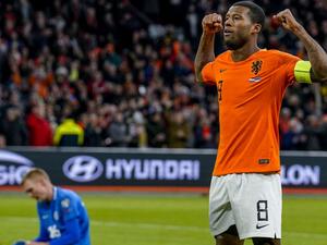 فاينالدوم يقود هولندا للفوز