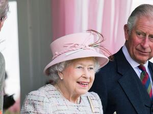 الأمير تشارلز والملكة إليزابيث