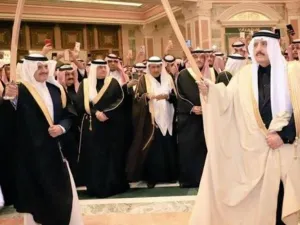 احتفل أمير المنطقة الشرقية الأمير سعود بن نايف بن عبدالعزيز بزفاف نجله