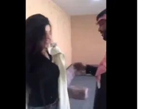 أثار مقطع فيديو نشر عبر منصات التواصل الاجتماعي غضب سعوديين