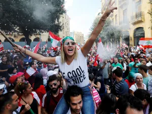 عتبر باسيل أن "الوضع لا يبشّر بالخير. ما حصل في سوريا مهدد بتكرارِه عندنا