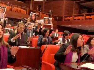 The opposition MPs addressed the protest towards the interior minister [Twitter]