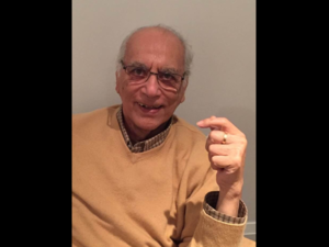 الفنان التشكيلي الراحل "إيهاب شاكر".