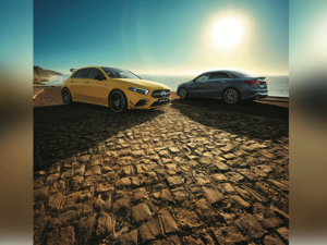 Available across the entire stock range* of cars and SUVs: 3 years/45,000km service package, 3 years unlimited mileage warranty, 3 years Mobilo on-road assistance