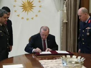  أردوغان تعهد أيضا في البند الخامس من بيان مؤتمر برلين الختامي بعدم التدخل في ليبيا.