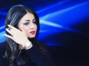  رغم علمها بوفاة أخيها الأكبر سنا قبل دقائق مـن بدء الحلقة، استمرت في التقديم